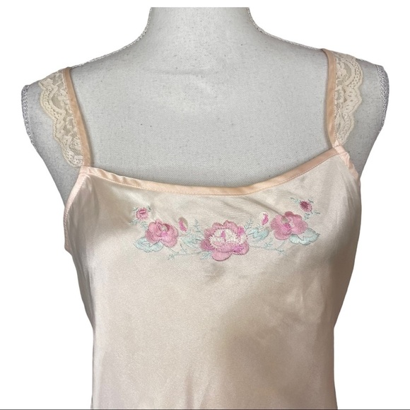 Vintage 80 Pink K-Mart Pale Pink Satin Chemise Slip Mid Thigh Floral Embroidered - Picture 3 of 10